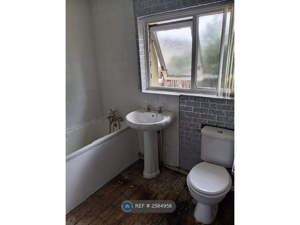Property photo 3 of 3