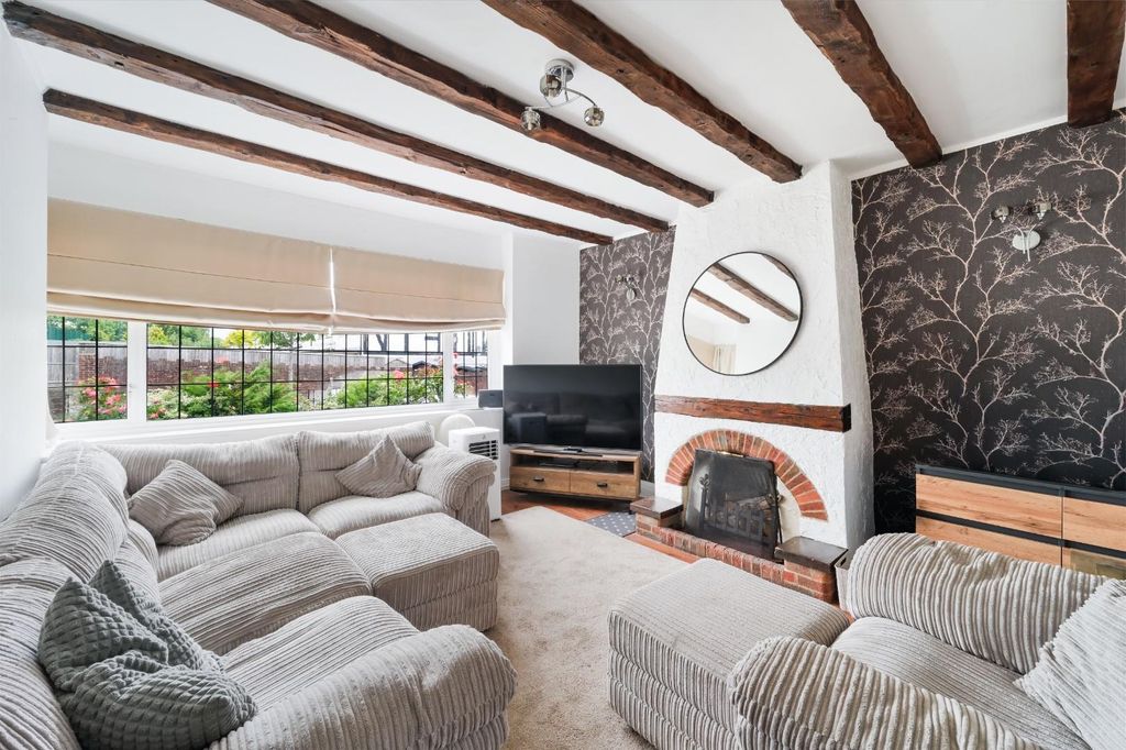 Property photo 2 of 19 Keston Avenue