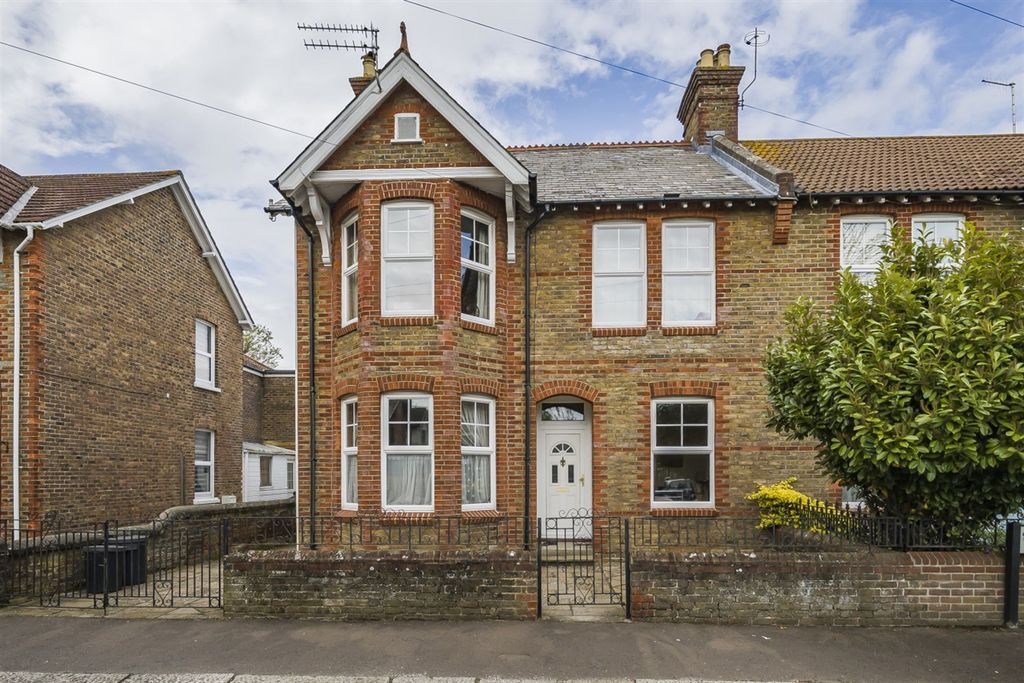 Property photo 1 of 12 (Main)