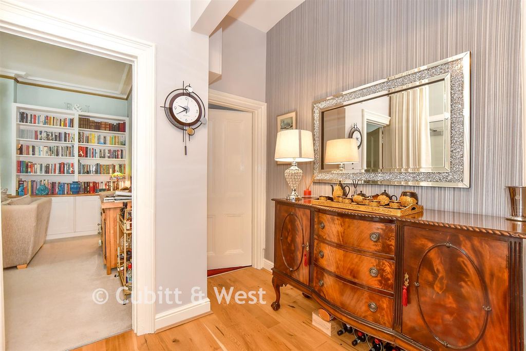 Property photo 3 of 11 Internal Lifestyle Photograph