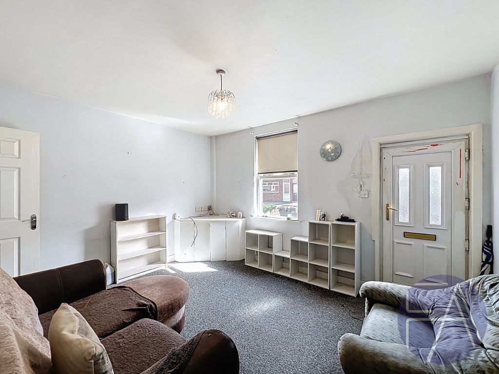 Property photo 2 of 8 5042292