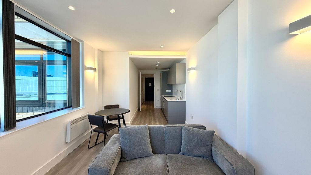 Property photo 1 of 11 Living Room