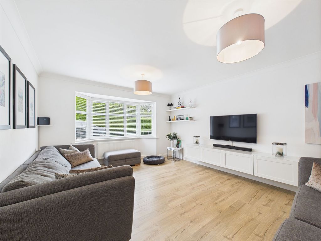 Property photo 2 of 26