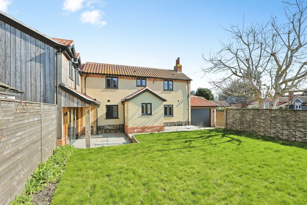 Property photo 2 of 20