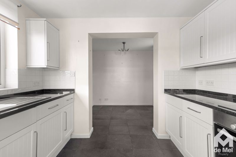 Property photo 3 of 10 Photo 7