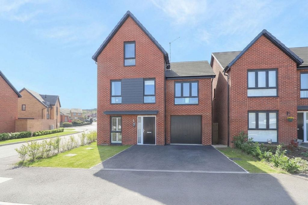 Property photo 1 of 31