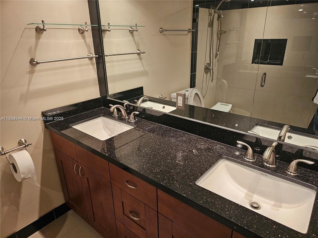 Property photo 3 of 10 <Alttext/>