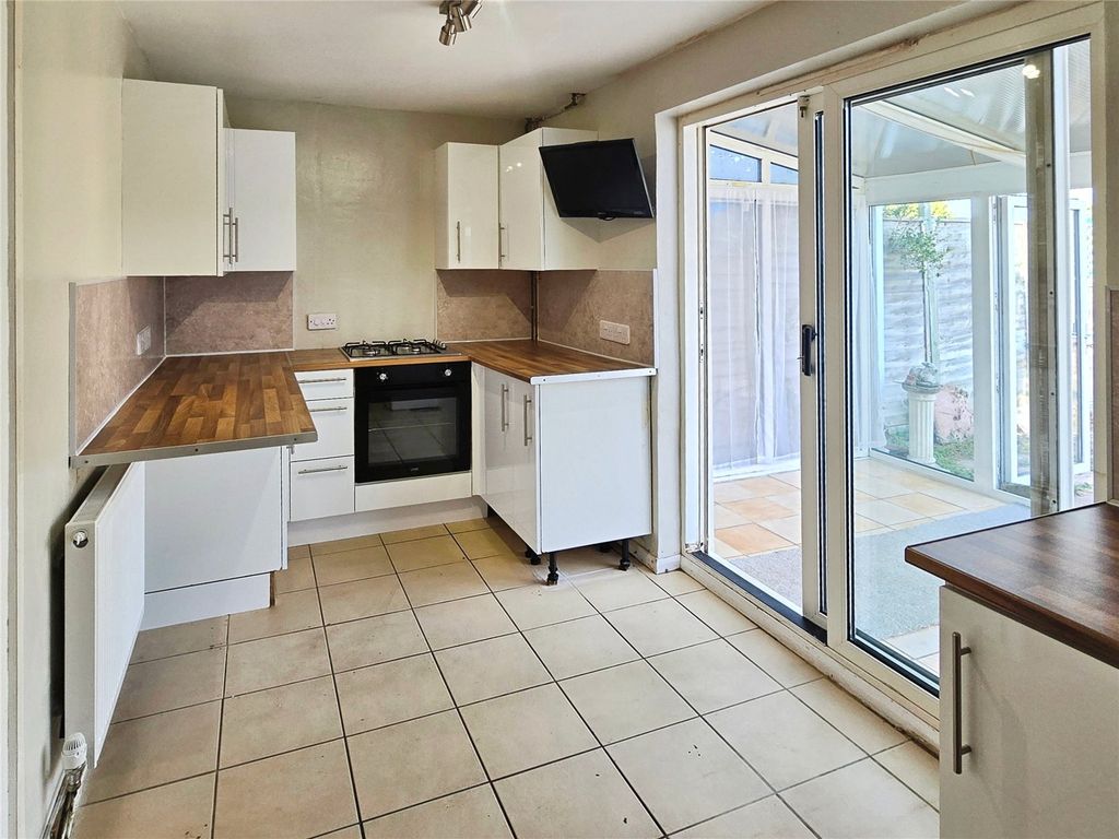 Property photo 3 of 13 Kitchen