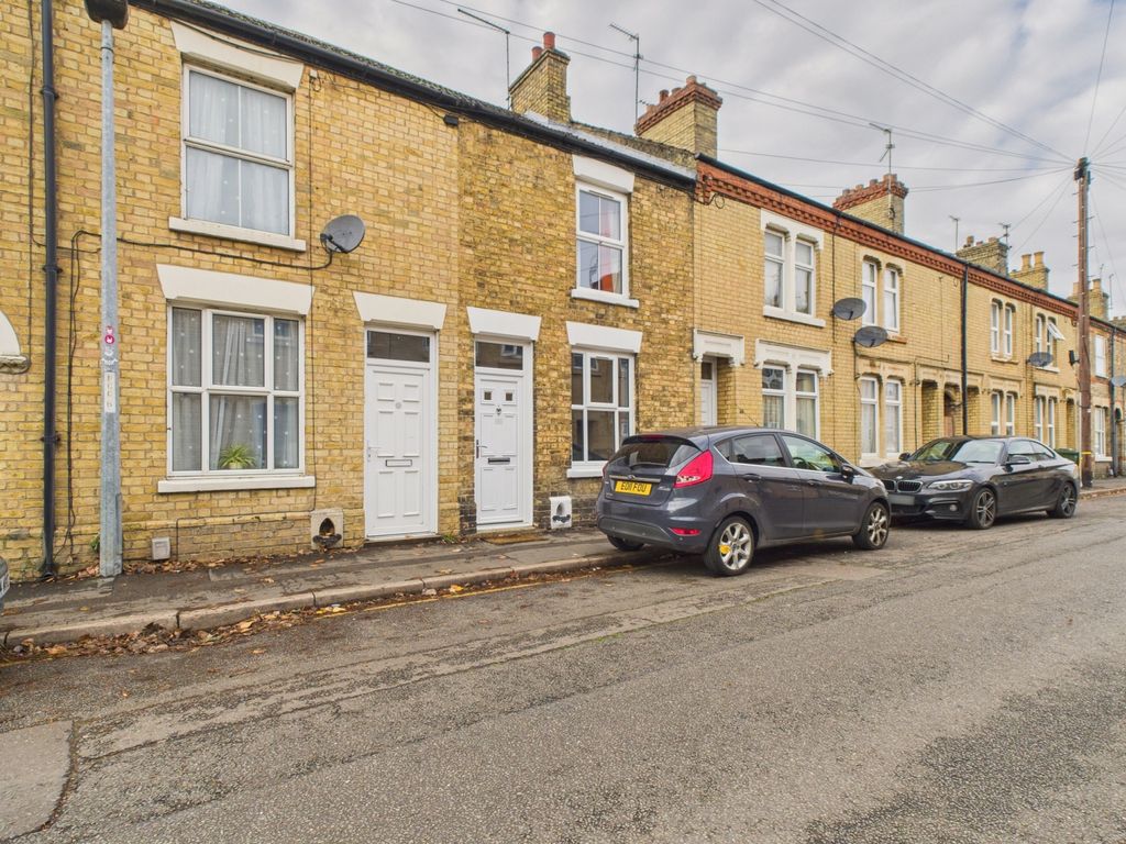 Property photo 1 of 10 Cam01909G0-Pr0411-Still017