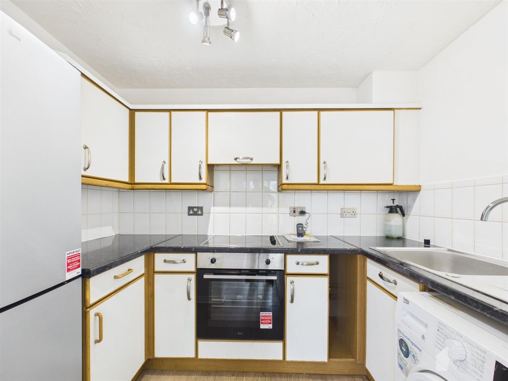 Property photo 1 of 7 Cam02367G0-Pr0418-Still006.Jpg