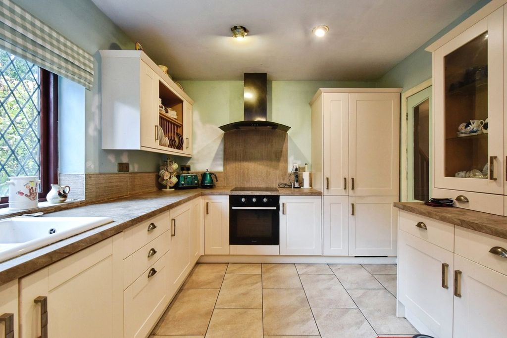 Property photo 2 of 19 Photo