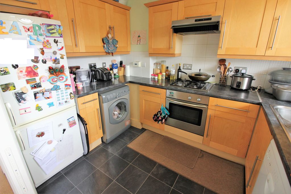 Property photo 2 of 8