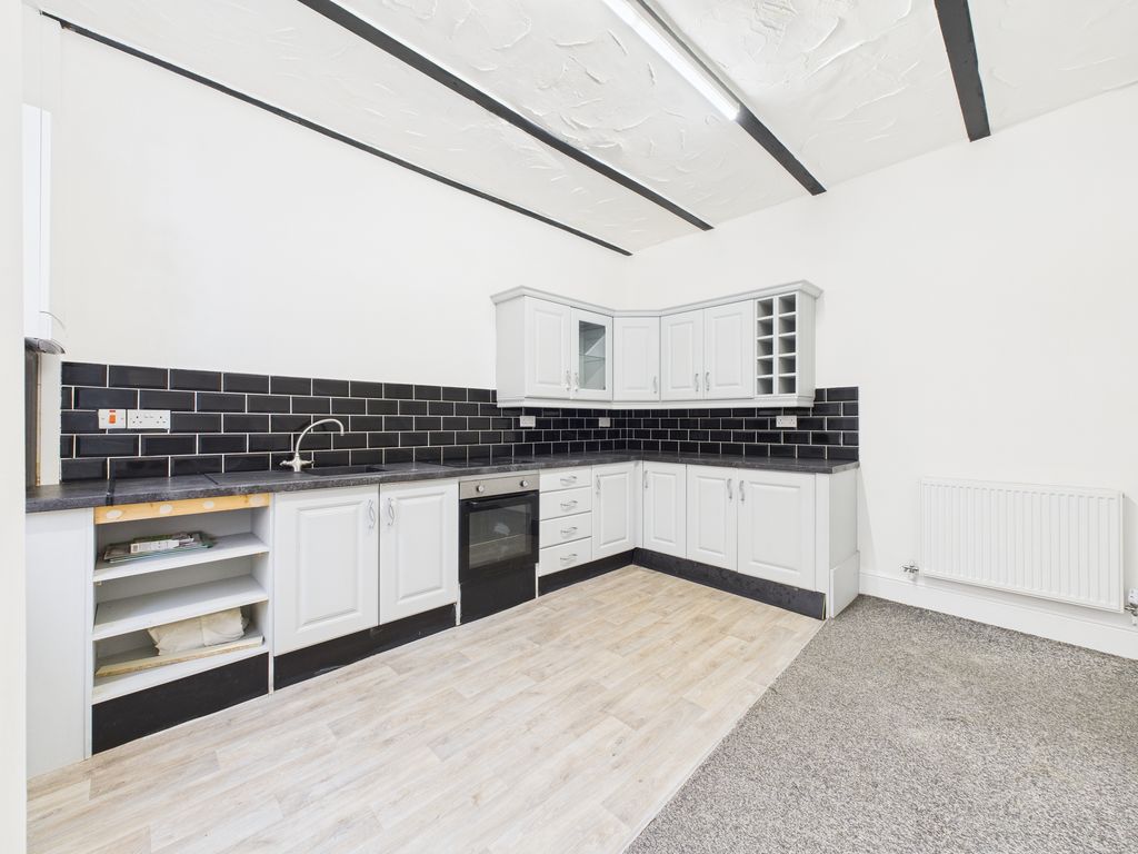 Property photo 3 of 16 Cam03440G0-Pr0479-Still008