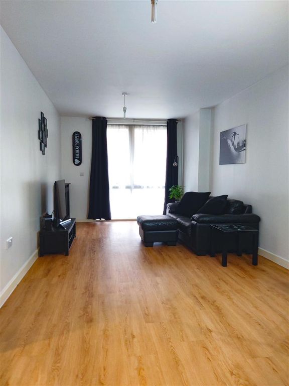 Property photo 2 of 11 Lounge