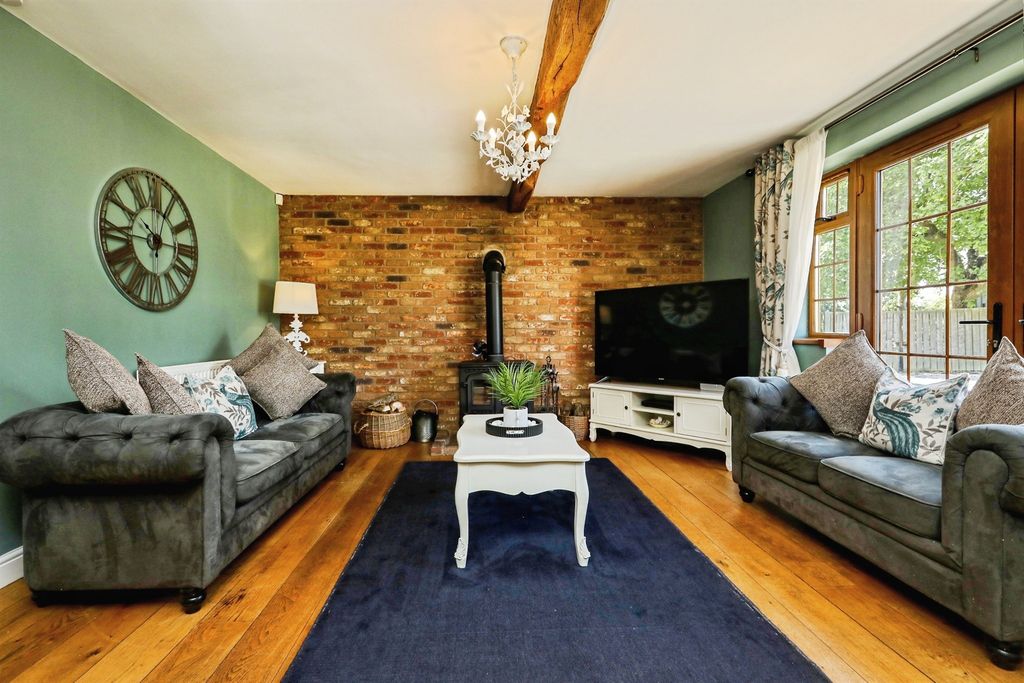 Property photo 3 of 33