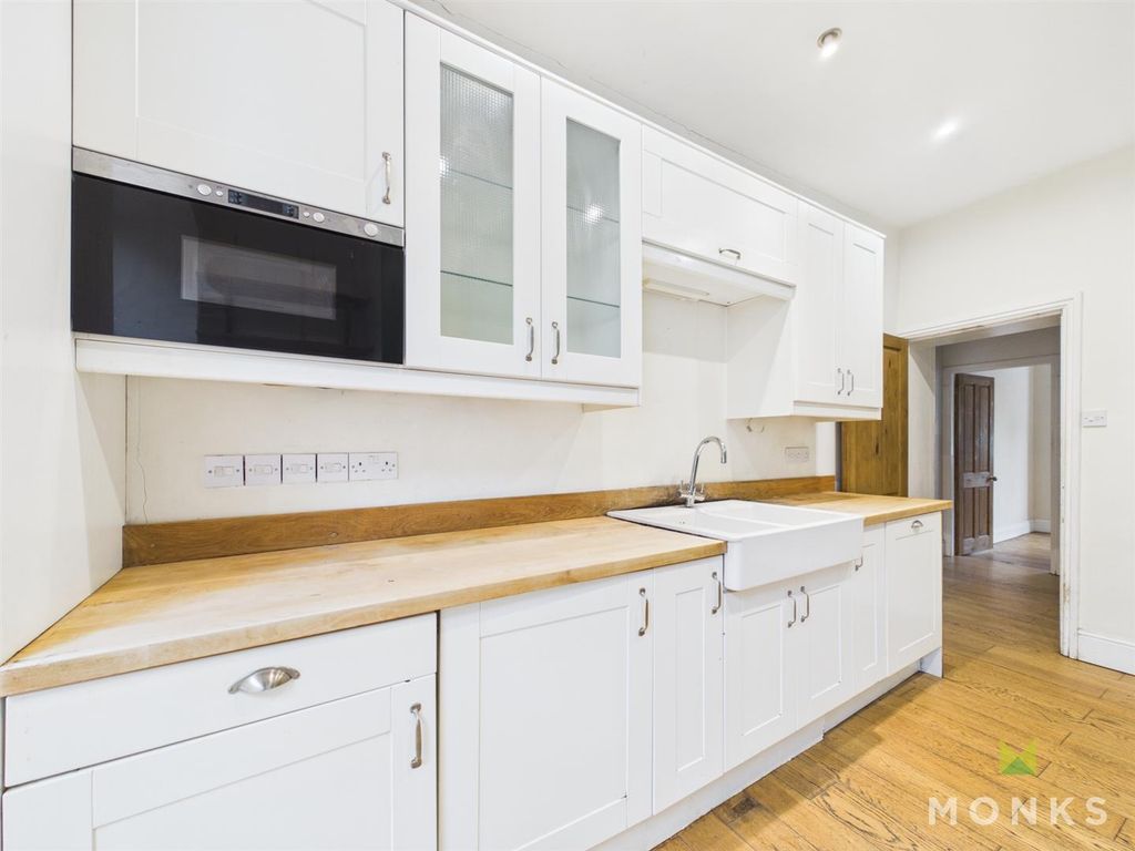 Property photo 3 of 25 Kitchen