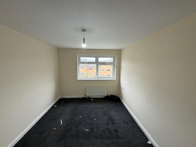 Property photo 3 of 8 Bedroom 1