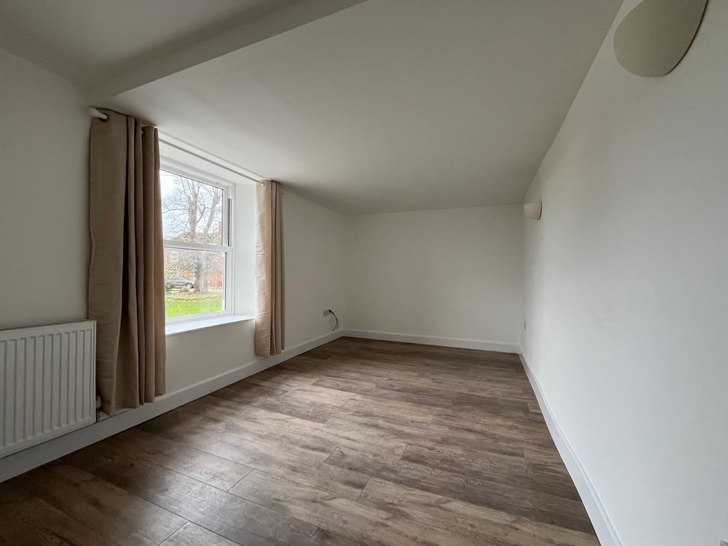 Property photo 3 of 19 Image