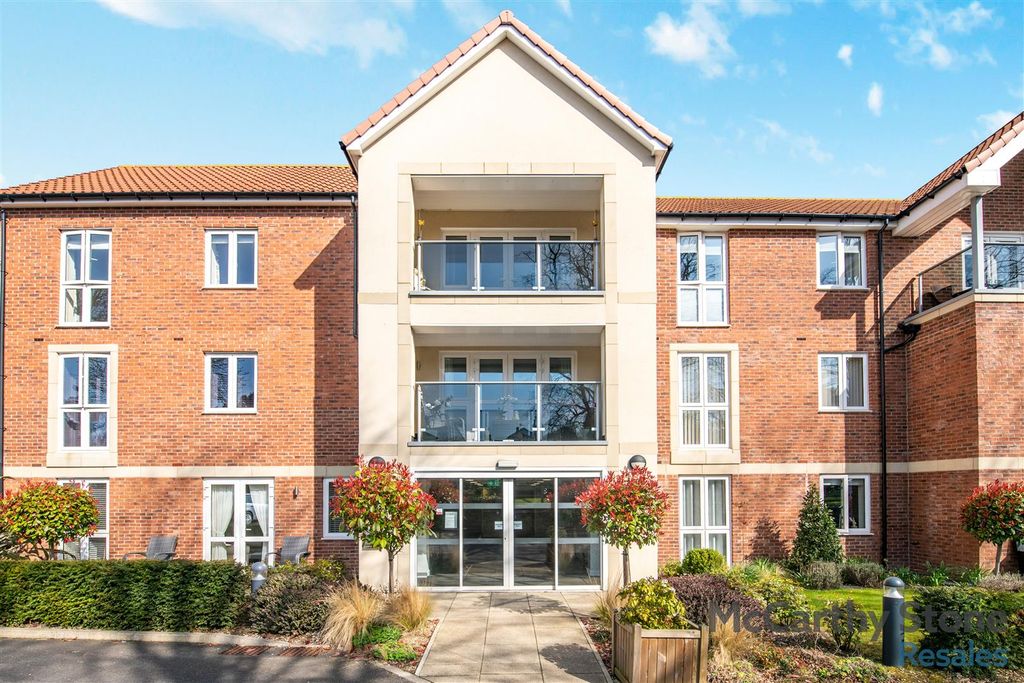 Property photo 1 of 34 8639950-Exterior07.Jpg
