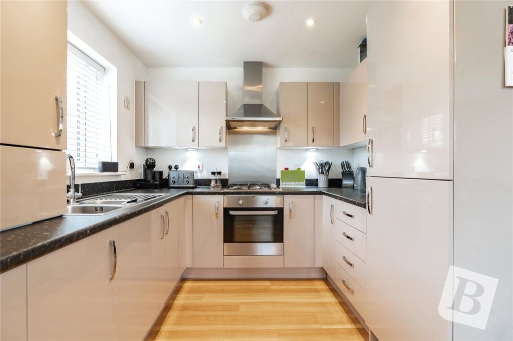 Property photo 2 of 12 Kitchen