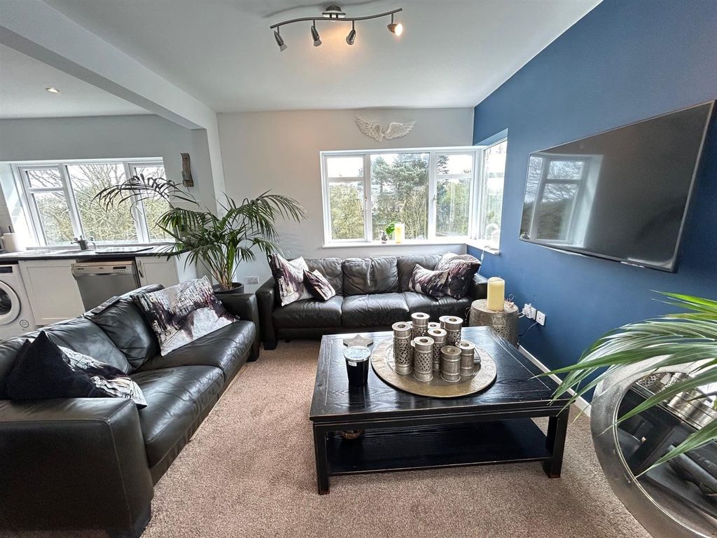 Property photo 2 of 10 6.Jpg