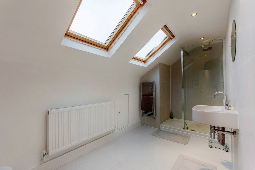 Property photo 1 of 37