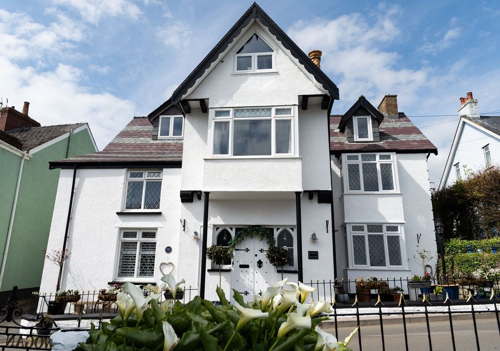 Property photo 1 of 70