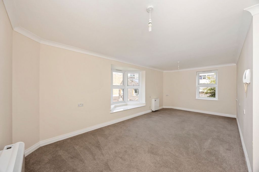 Property photo 3 of 21