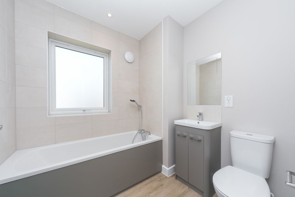 Property photo 3 of 12 Bathroom