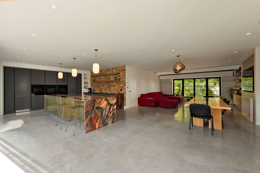 Property photo 1 of 41