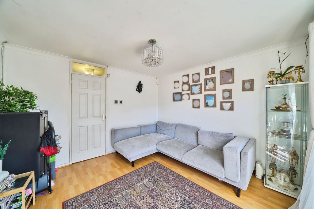 Property photo 3 of 15
