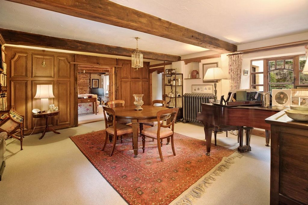 Property photo 2 of 35