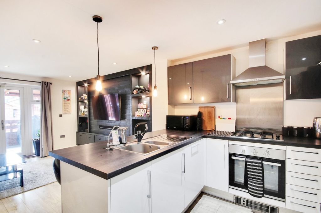 Property photo 2 of 13 Kitchen Area