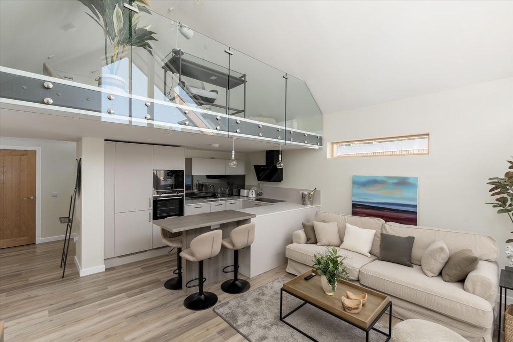 Property photo 3 of 22 Image