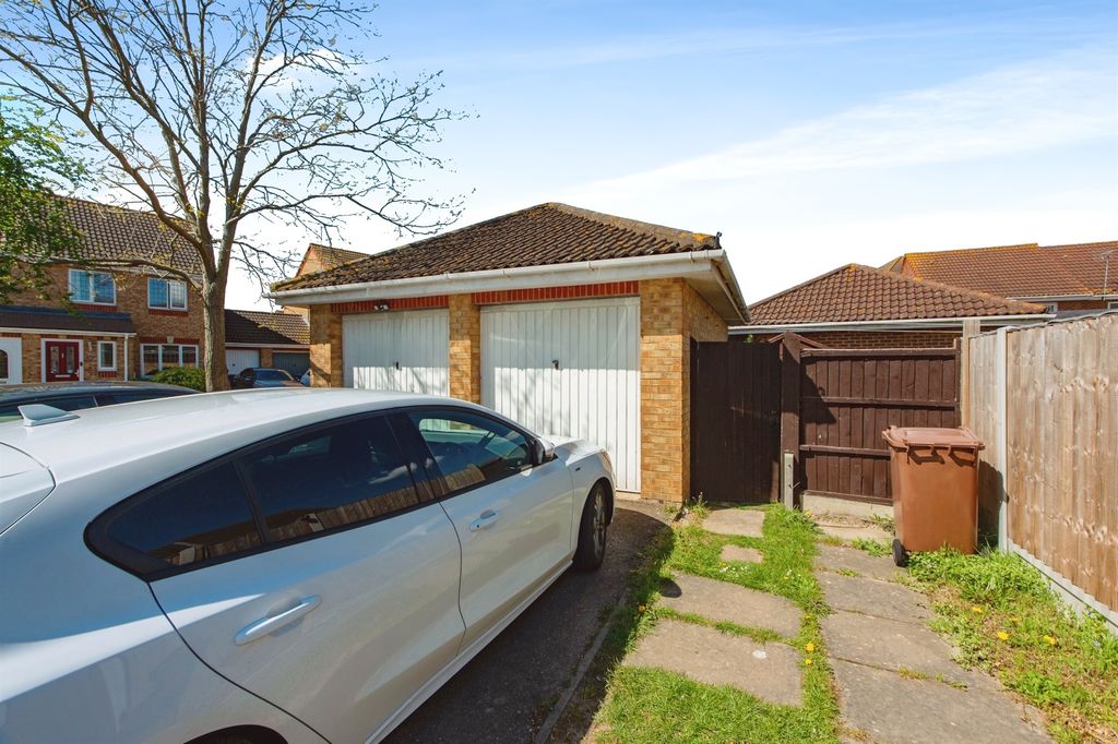 Property photo 2 of 17