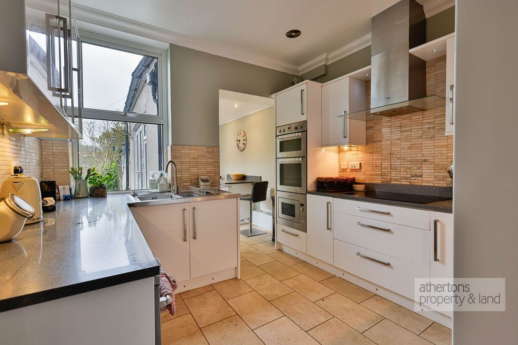 Property photo 2 of 38