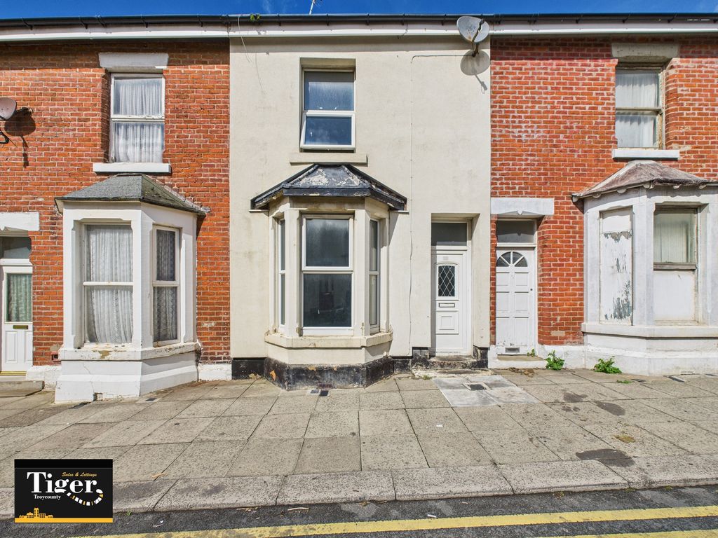 Property photo 1 of 10 Cam03440G0-Pr0411-Still010