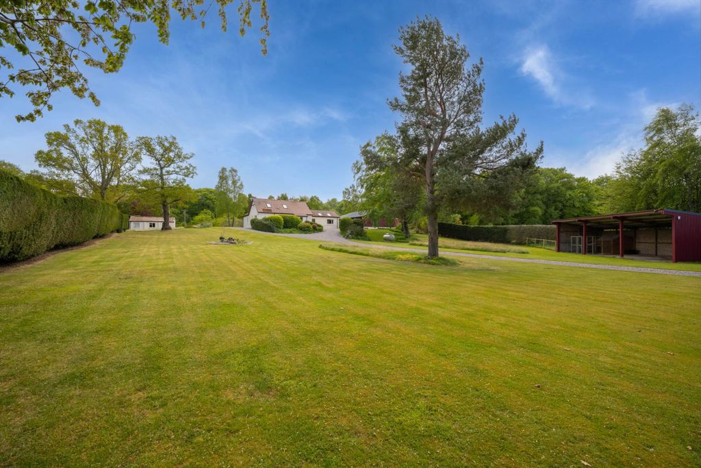 Property photo 2 of 39
