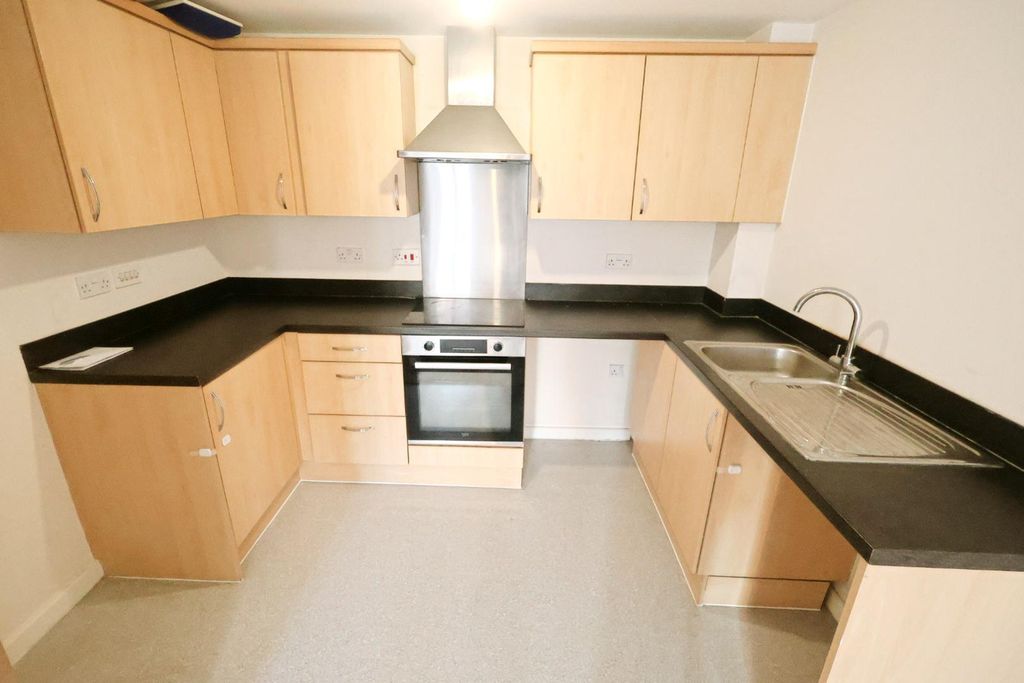Property photo 2 of 6 Kitchen