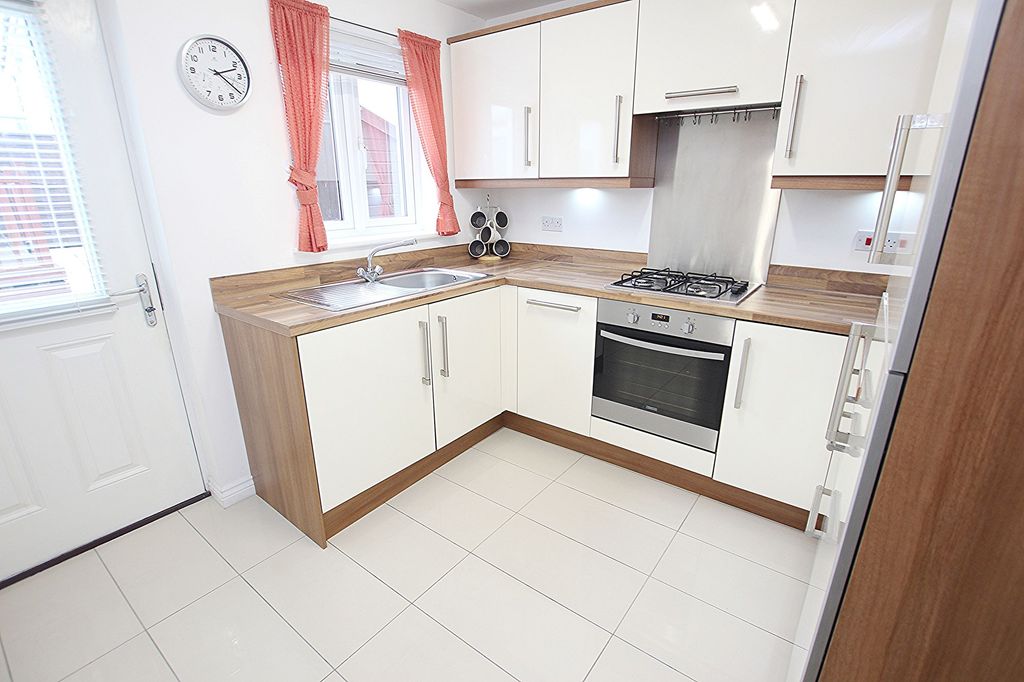 Property photo 2 of 25 Kitchen