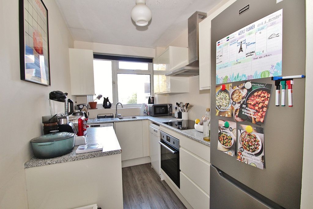 Property photo 3 of 21