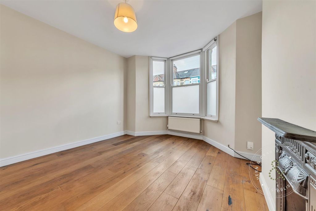 Property photo 3 of 26 Theobald-Road-18.Jpg