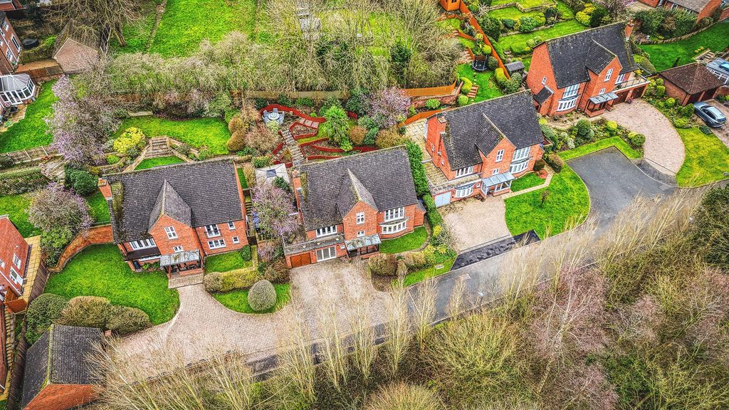 Property photo 2 of 31