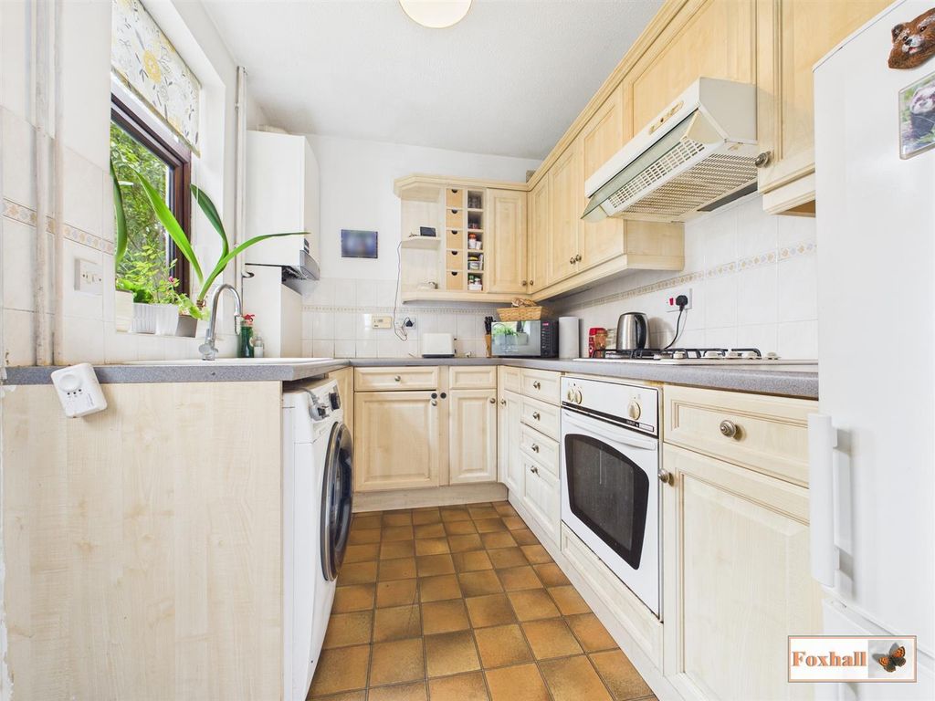Property photo 2 of 18 Kitchen