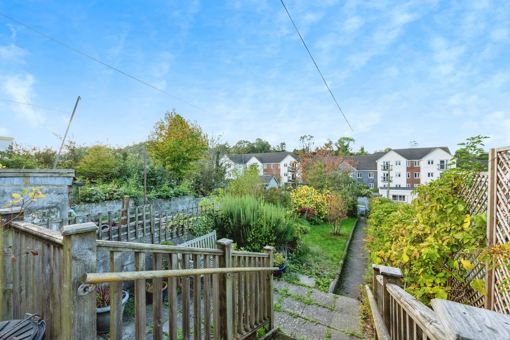 Property photo 3 of 15 Photo