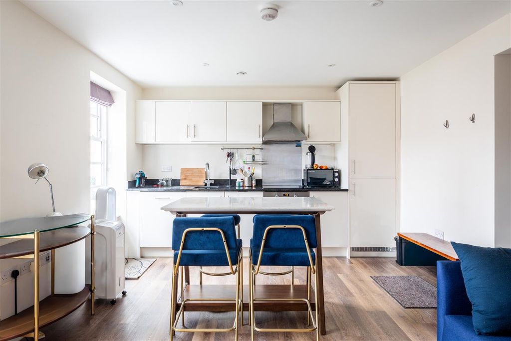 Property photo 3 of 9 Ashlar Court-4.Jpg