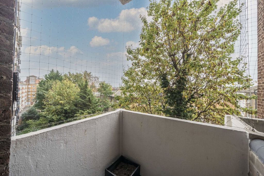 Property photo 3 of 6