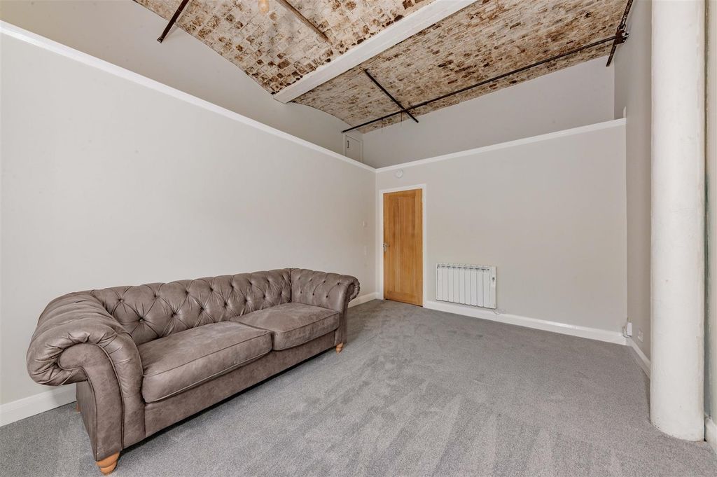Property photo 3 of 11 Flat 6 The Bond 81 Seagate Dundee-5.Jpg