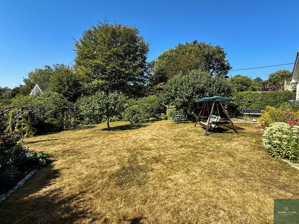 Property photo 3 of 27