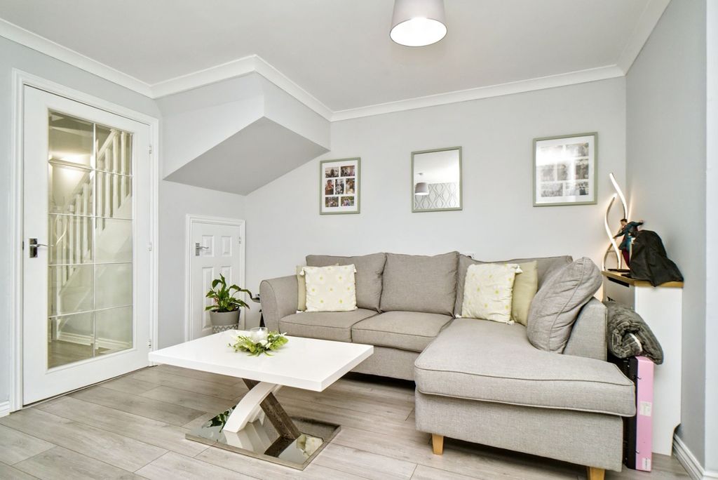 Property photo 3 of 18 4238554